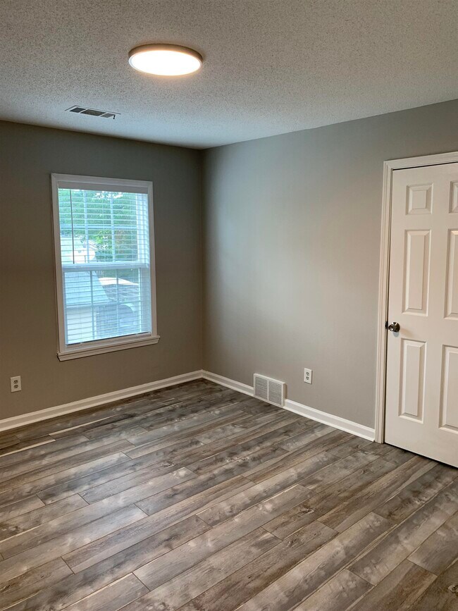 Building Photo - 4834 Sturbridge Ln