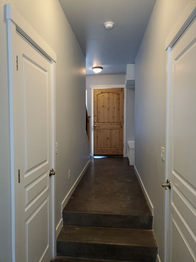 Building Photo - 8779 W Pine Valley Ln