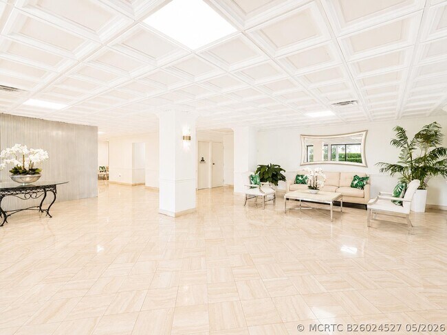 Building Photo - 3460 S Ocean Blvd