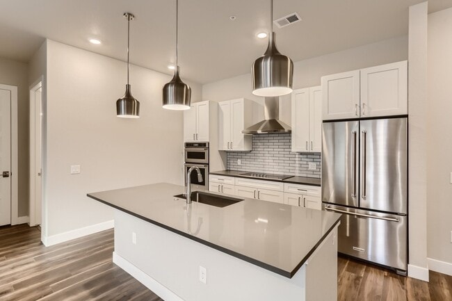 Building Photo - 20 Wilcox St