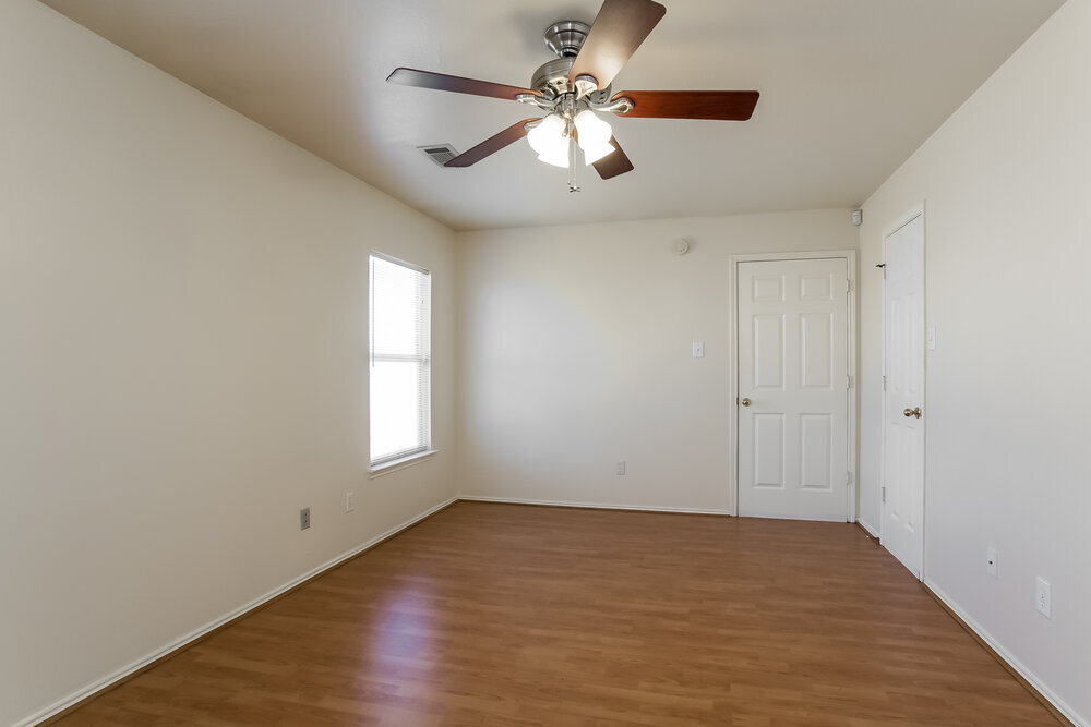 Building Photo - 12123 Carriage Oak Cir