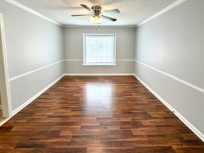 Building Photo - 8660 Edney Ridge Dr