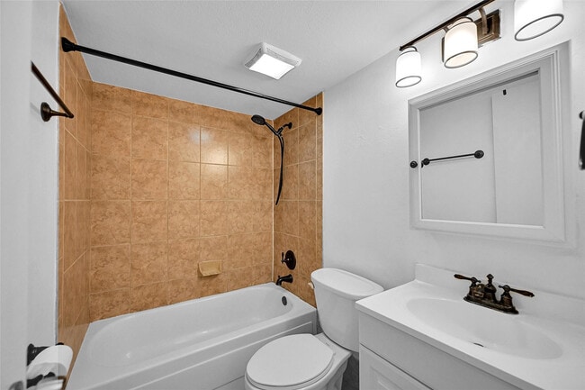 Building Photo - 7173 Orange Dr