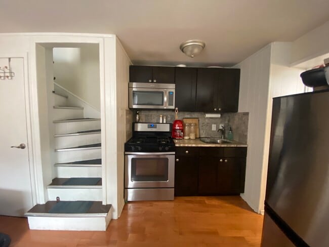 Primary Photo - 115 League St