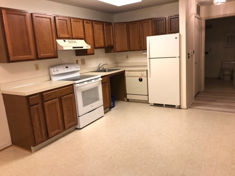 Building Photo - 10714 Kings Riding Way