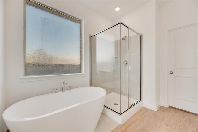 Building Photo - 1600 Adams Dr