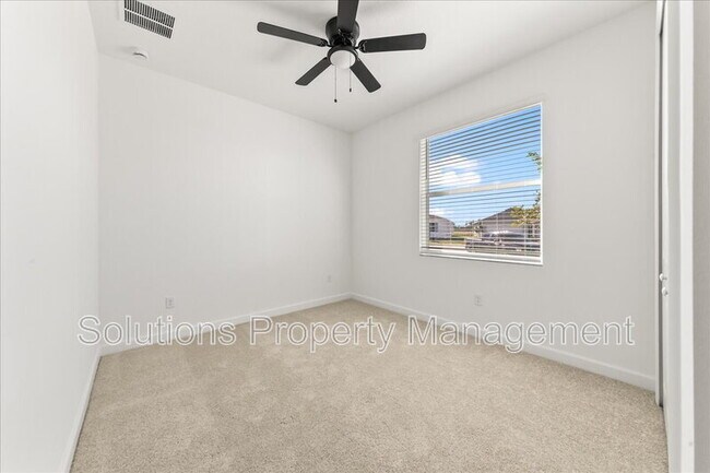 Building Photo - 2037 Fuchsia Pl NW