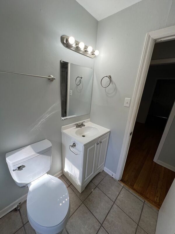 Building Photo - 6008 S Benton Ave