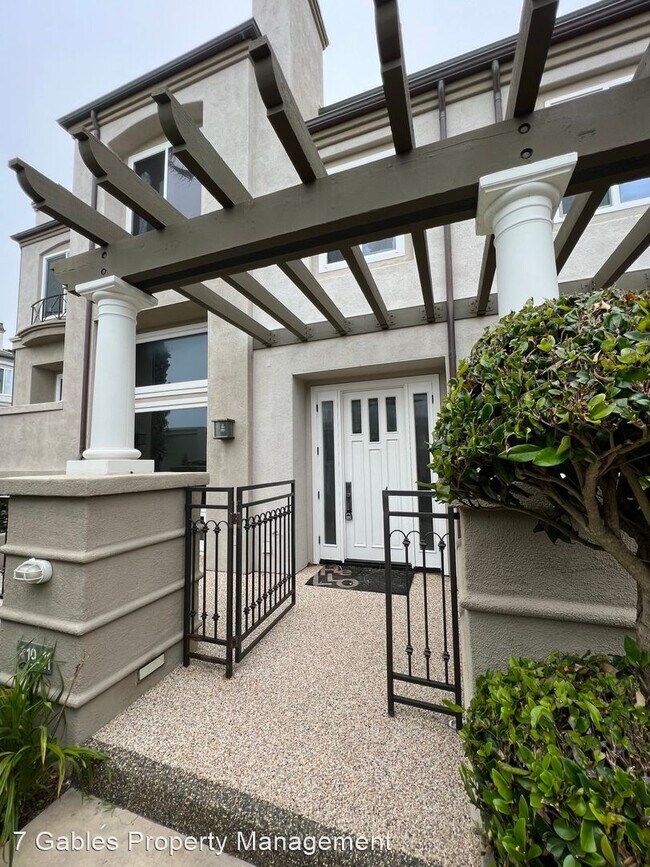 Building Photo - 2 br, 2.5 bath House - 19411 Surfset Drive
