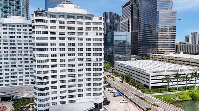 Building Photo - 801 Brickell Bay Dr