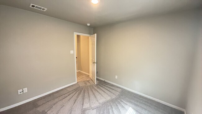 Building Photo - 1604 Pontotoc Trce