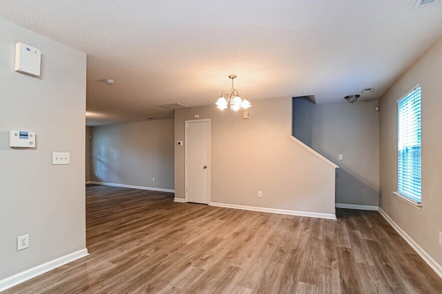 Building Photo - 5105 Oak Pasture Ln