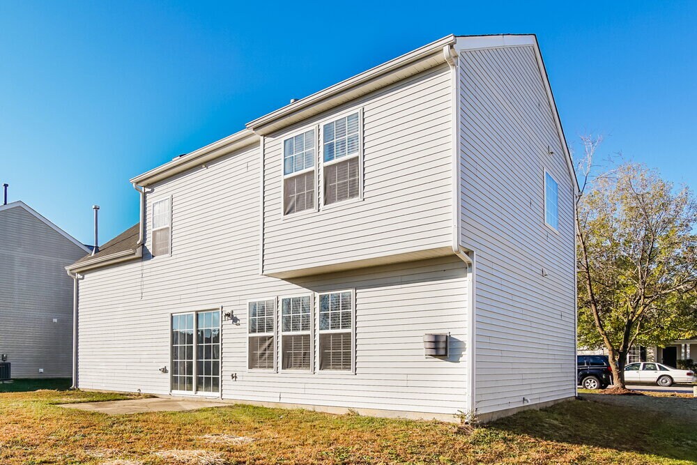 Building Photo - 1024 Penncross Dr