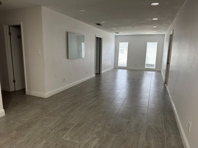 Building Photo - 5401 Alhambra Dr