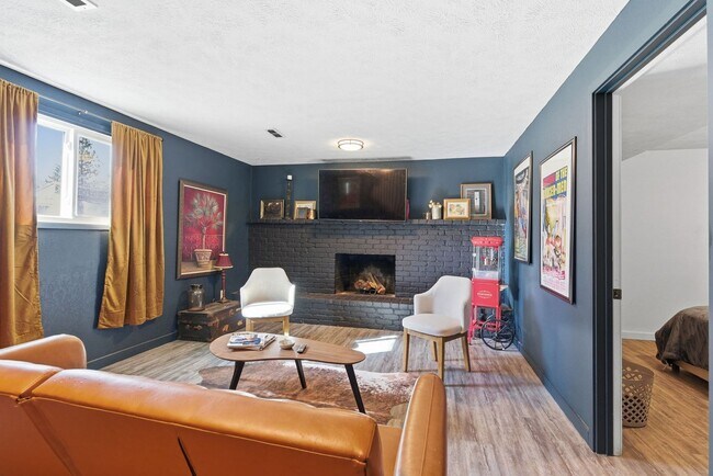 Building Photo - Stunning Fully Renovated 4BR + Bonus on Spokane's South Hill - Chef's Kitchen, 2-Car Garage & Bac...