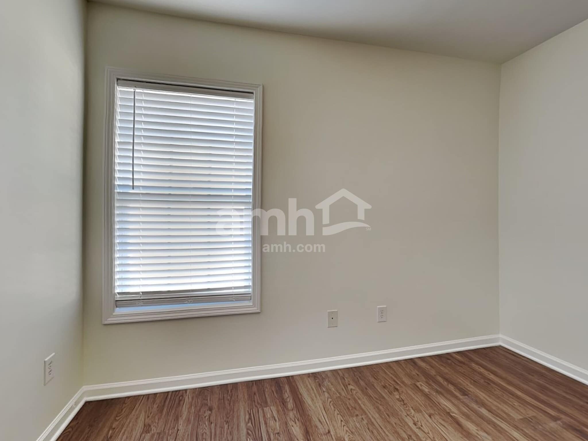 Building Photo - 1315 Emory Ln NW