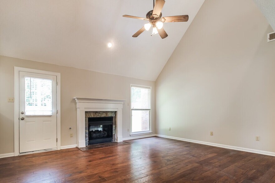 Building Photo - 9354 Sarsen Dr