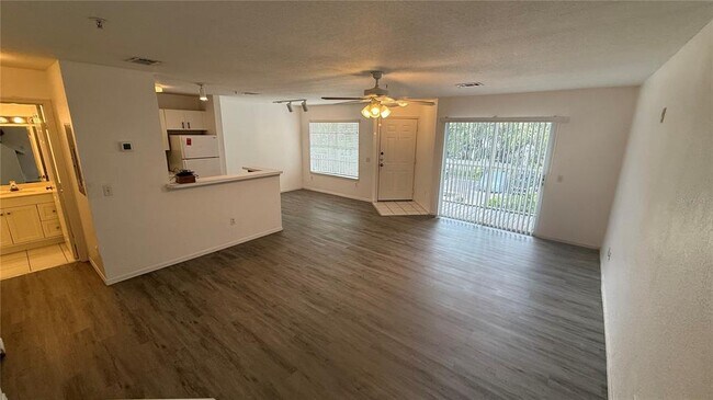 Building Photo - 850 S Tamiami Trl