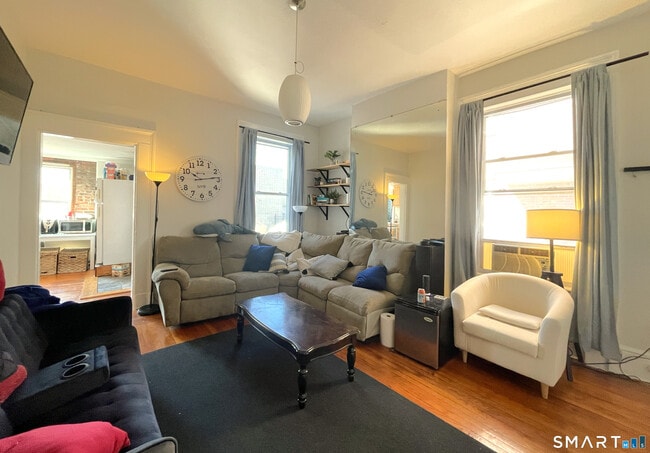 Building Photo - 272 St John St