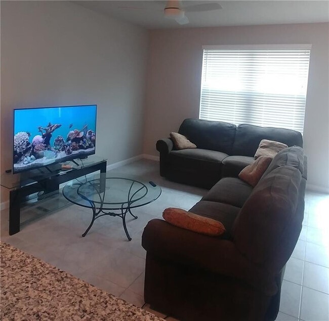 Building Photo - 3919 SE Mentmore Ln