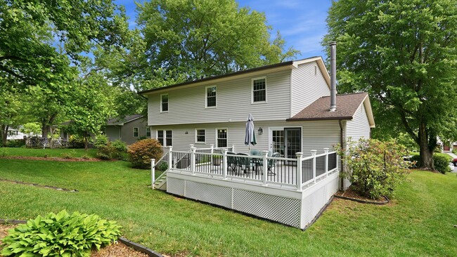 Building Photo - Newly Renovated 5 Bedroom Home With Country Porch!
