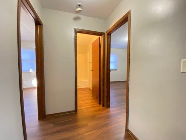 Building Photo - 2 Bedroom Duplex In Chesterton