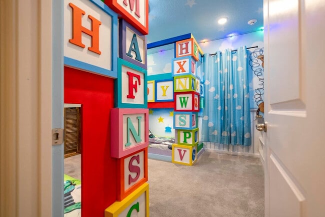 Building Photo - 6163 High Seas Dr