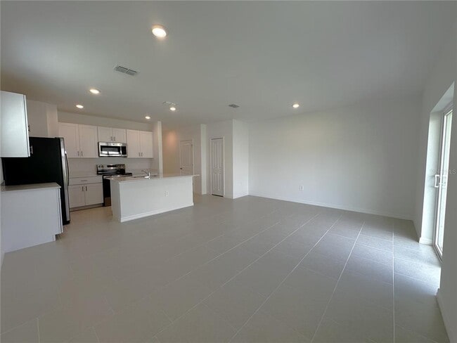 Building Photo - 28537 SWEET MEADOW Dr