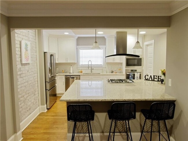 Building Photo - 872 Hall St SW