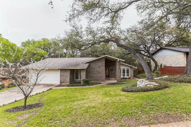 Building Photo - 2203 Farnswood Cir
