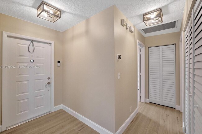 Building Photo - 9012 Lake Park Cir S