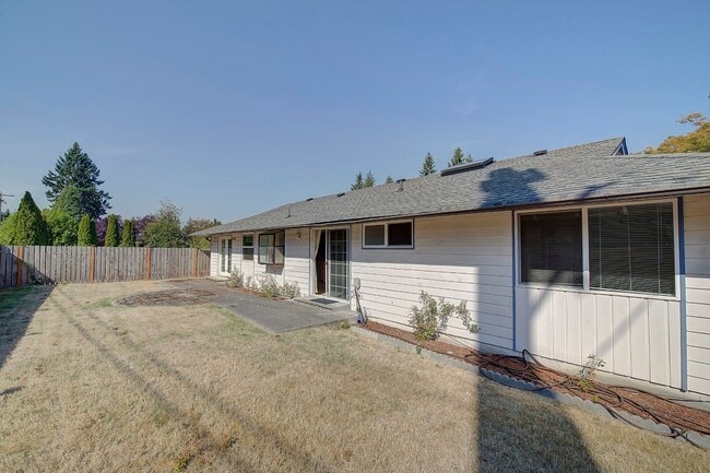 Building Photo - 3bd/1.5ba Bellevue Home