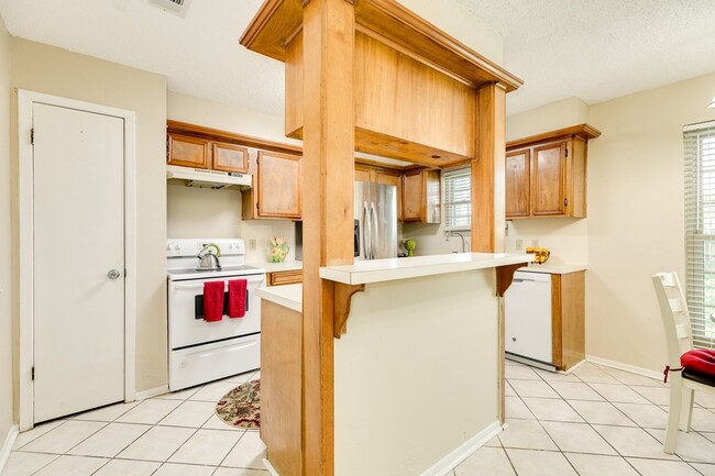Building Photo - 530 Tall Timber Dr