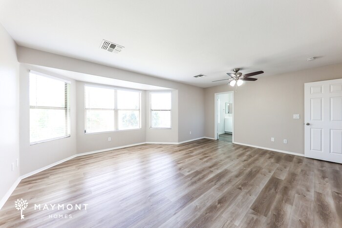 Building Photo - 14933 W Columbine Dr