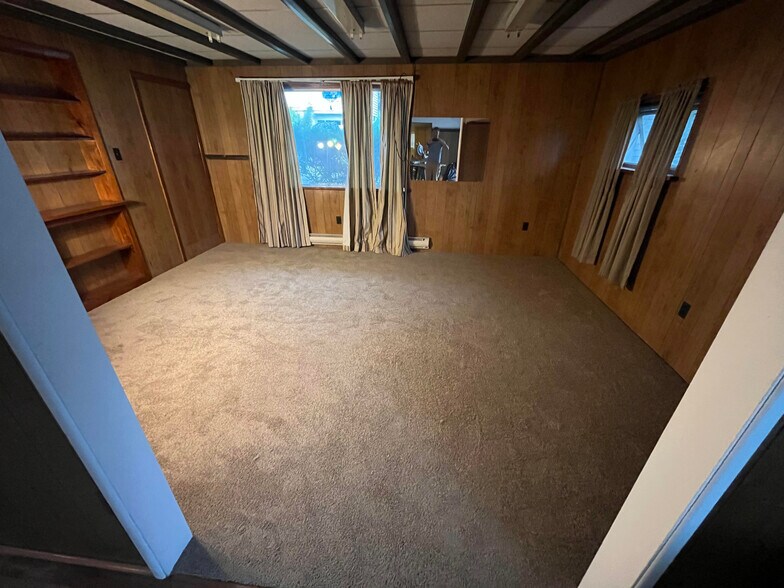 Building Photo - 15 Williams St