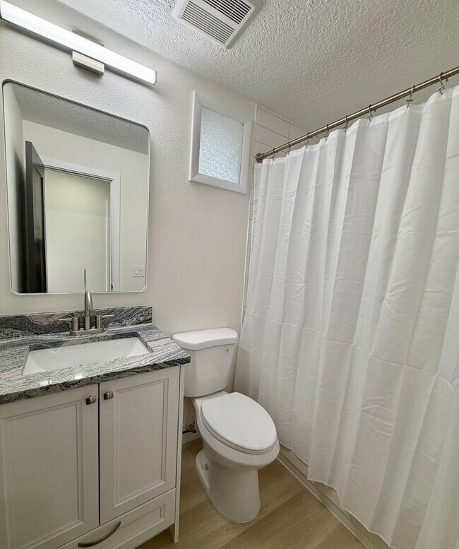 Building Photo - Adorable Makeover Melbourne Florida-Close to Wickham Rd.