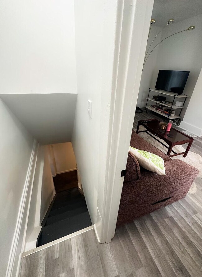 Building Photo - 2919 Elm St