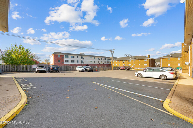 Building Photo - 1701 E St