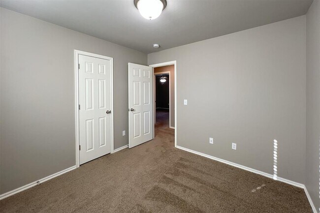 Building Photo - 7804 Bennie Terrace