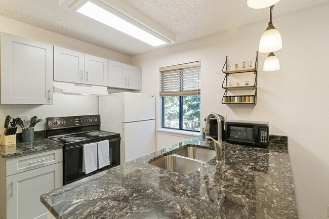 Building Photo - 6380 S Boston St