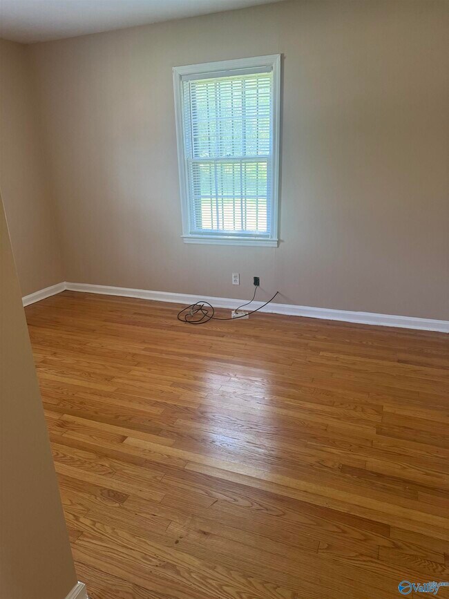 Building Photo - 3301 Greenhill Dr NW