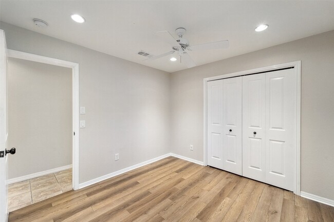 Building Photo - 2313 Oxford Blvd