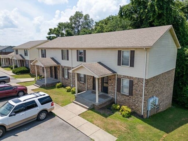 Primary Photo - 510 Hietts Ln