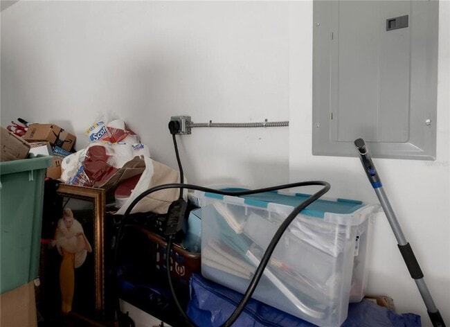 Building Photo - 310 Hibiscus St