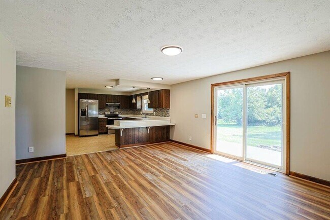 Building Photo - 8047 Bethany Rd