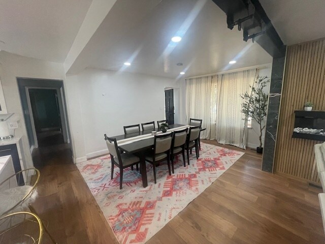 Building Photo - Fully Renovated 5 Beds Home in South Park ...