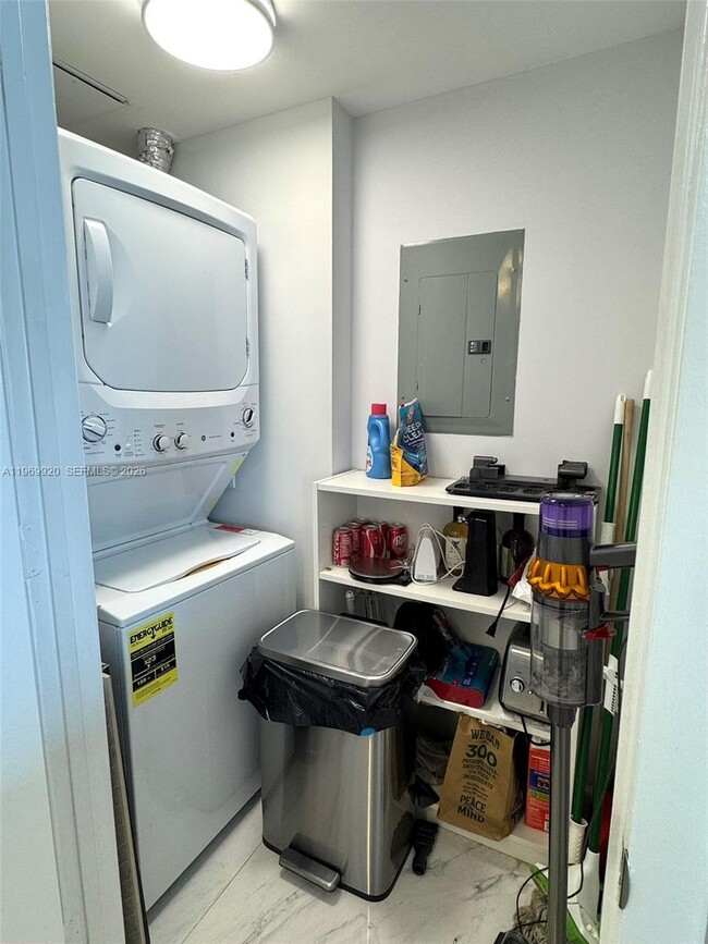 Building Photo - 50 Biscayne Blvd