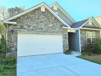 Building Photo - Available 9/1!
