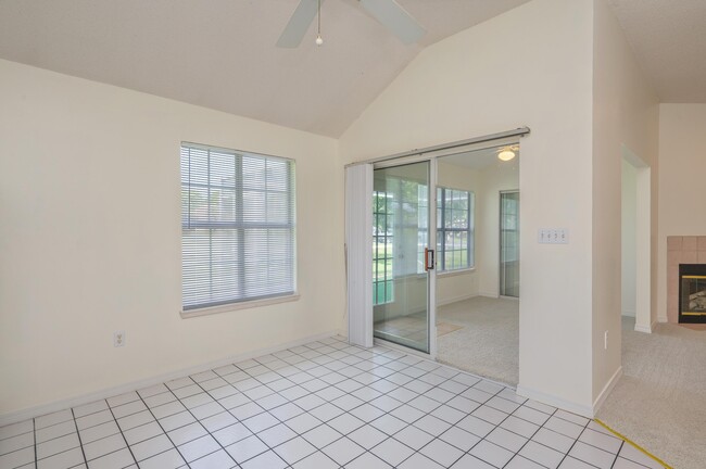 Building Photo - 437 S Shore Dr