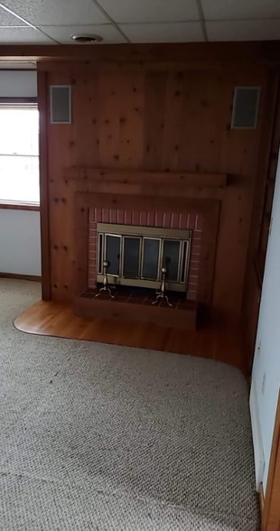 Building Photo - 415 1/2 1st N St